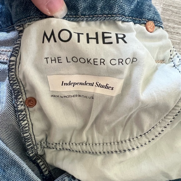 MOTHER Denim The Looker Crop in “We’re All in This Together” - Size 27 - Picture 3 of 10